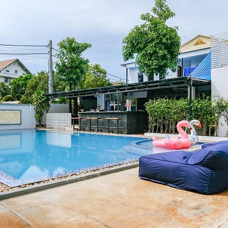 Queentown Hostel 시엠리아프 외부 사진